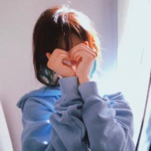 依依